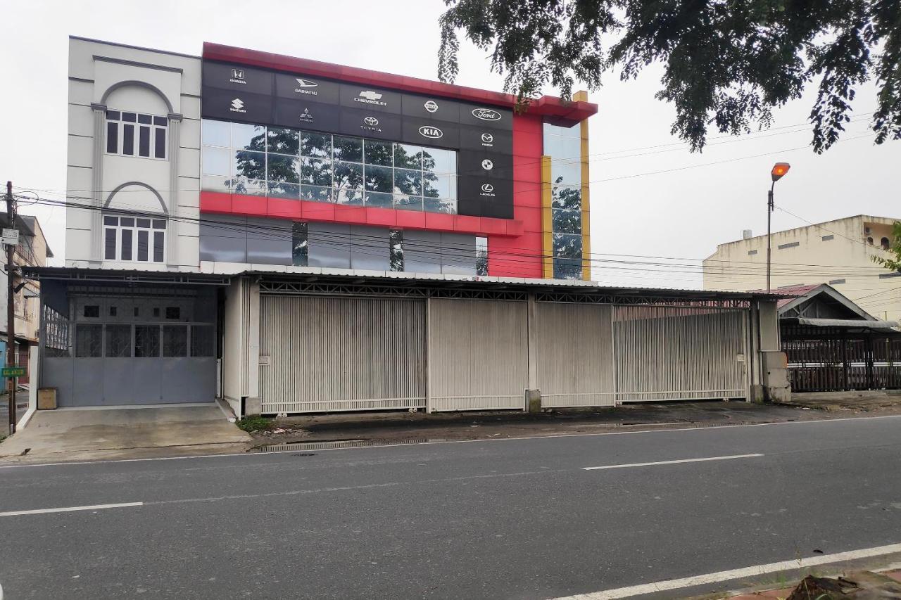 Oyo 90015 Platinum 2* Medan